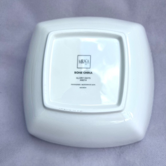 4 Mikasa Glory Days Cala Lily Square China Cereal Bowls - Picture 2 of 7